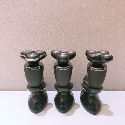 آلة حلاقة كهربائية للرجال المحمولة مع شفرة من الفولاذ المقاوم للصدأ ومقبض بلاستيكي للاستخدام في الوجه