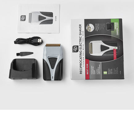 ماكينة حلاقة كهربائية قابلة لإعادة الشحن ببطارية 1200 مللي أمبير وشاشة رقمية للعناية بالرجال