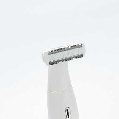 ماكينة حلاقة كهربائية متعددة الوظائف 6 في 1 مع أداة تشذيب شعر الأنف بضمان لمدة سنة واحدة وطاقة USB قابلة لإعادة الشحن