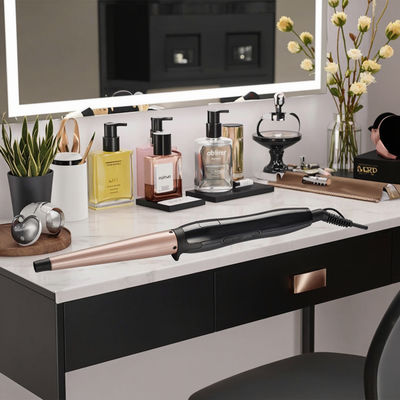 أداة تجعيد الشعر من السيراميك ببرميل 25 ملم وضمان لمدة سنة واحدة وجهد كهربائي 110-240 فولت للحصول على تجعيدات ناعمة ولامعة