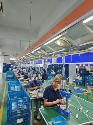 مسحة مجفف شعر طاقة 1200 واط مع 3 مستويات درجة حرارة و 220 ~ 240 فولت للتجميل السهل للشعر