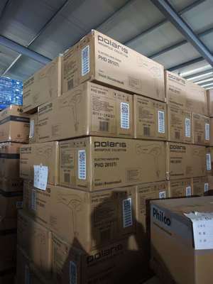 مسحة مجفف شعر 1200W ذات 3 مستويات درجة حرارة و 220 ~ 240 فولت لسهولة التصميم