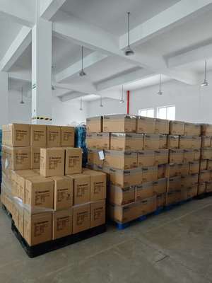 مجفف شعر صالون محترف مع محرك AC قابل للتعديل 220V-240V ، إعدادات سرعة 2 ، وإعدادات حرارة 3